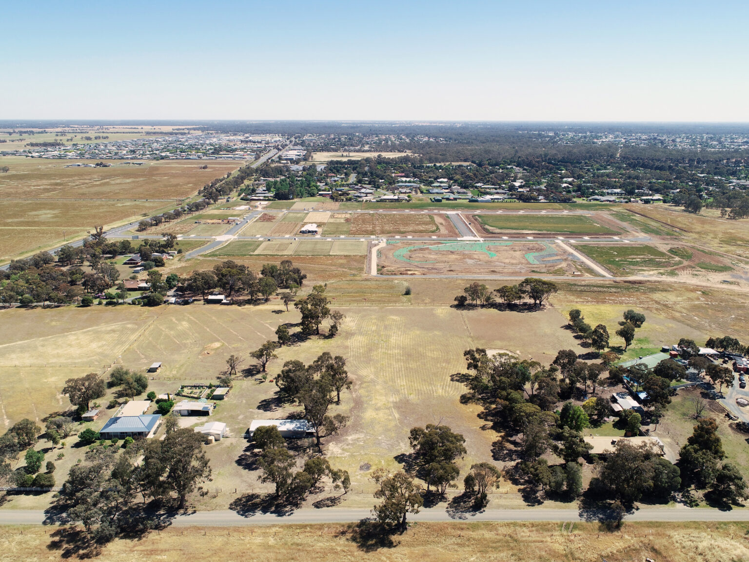 Aerial photograph of Echuca Fields site and Echuca township in background.