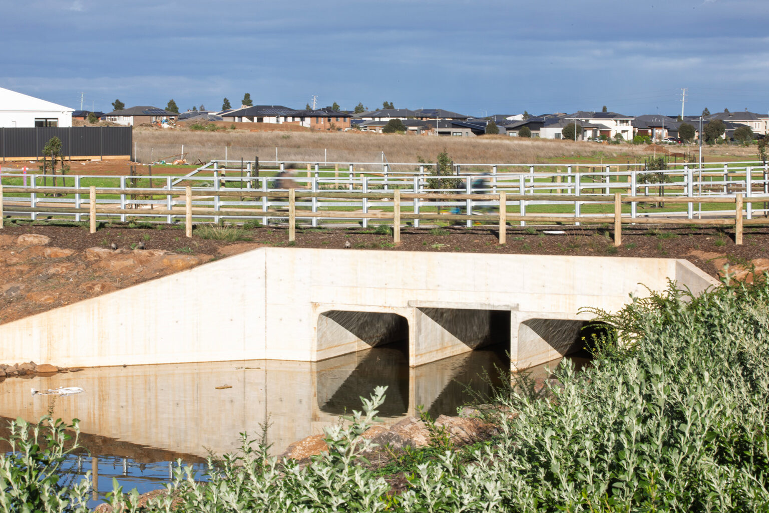 Spiire civil engineers and construction consultancy professionals worked on Skeleton Creek bridge at Bluestone estate.