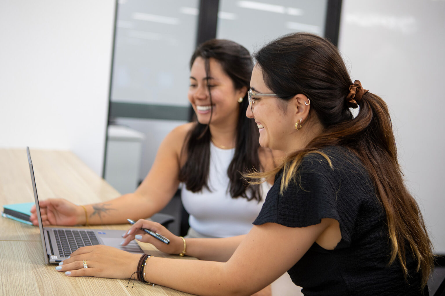 Brisbane civil engineers Paula and Camila Agudelo collaborating